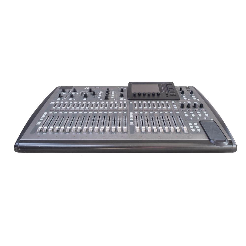 19 Mischpult X32 Digitalmixer Behringer mieten (2)